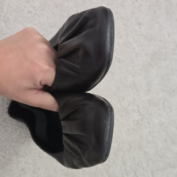 Massimo Dutti Black Leather Flats - Picture 6 of 9